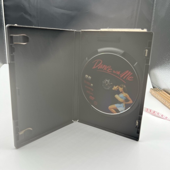 Dance With Me (DVD, 1998).
Vanessa Williams Chayanne
Mandalay Enterprises - Picture 3 of 3